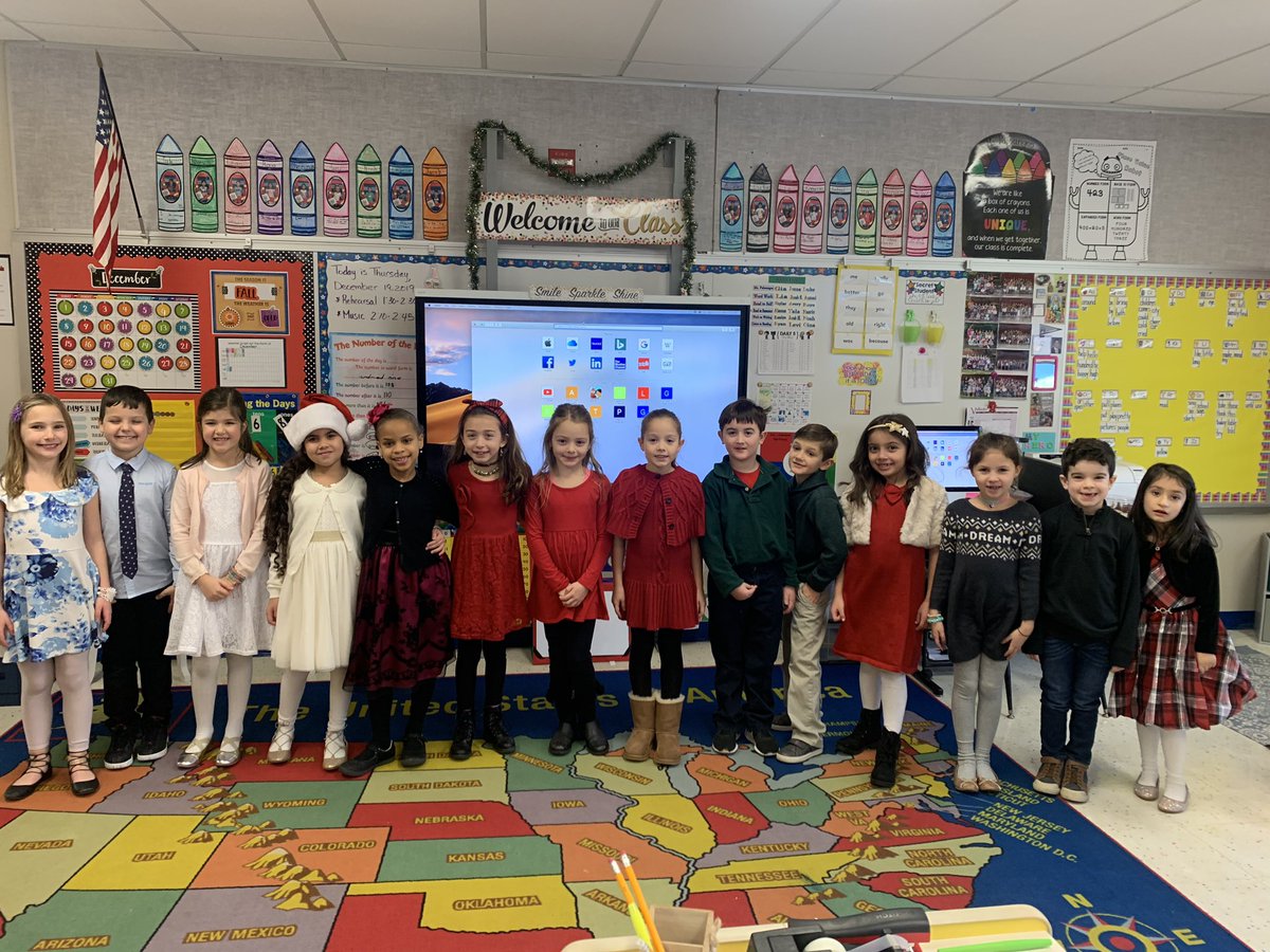 KoulaF's tweet photo. Warmest wishes for a happy holiday season and a wonderful New Year. With lots of love from Ms. Paloungos’s Class🎄🎁 https://t.co/8Y6shxSVcA