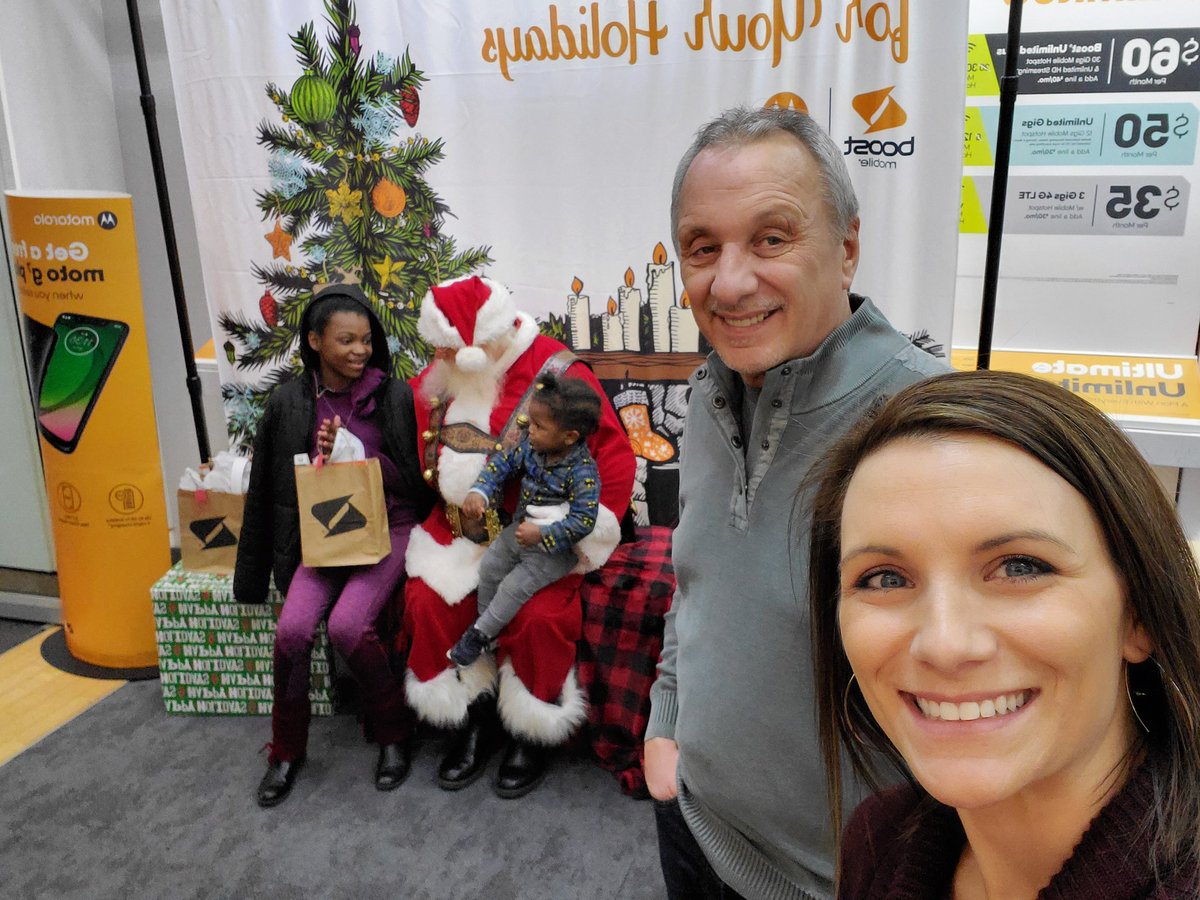 Santa at 2500 Mayfair Rd!