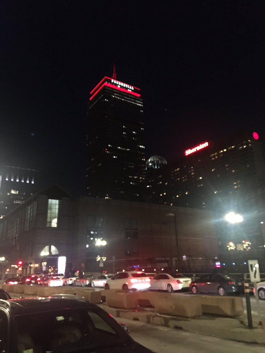 BosPartnersED's tweet photo. Lit up for @BostonPartners tonight! #31nightsoflight #thepru https://t.co/NOZPw9LsOL