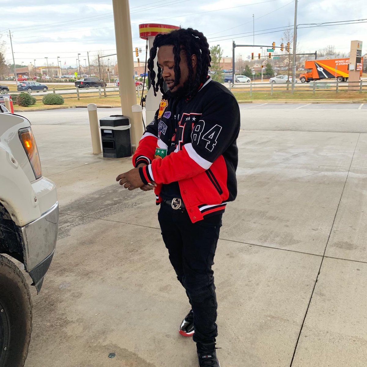 10BrickNick's tweet photo. I’m in #CashCounty Kickin big boy Cow shit https://t.co/Dmk1KCD6in