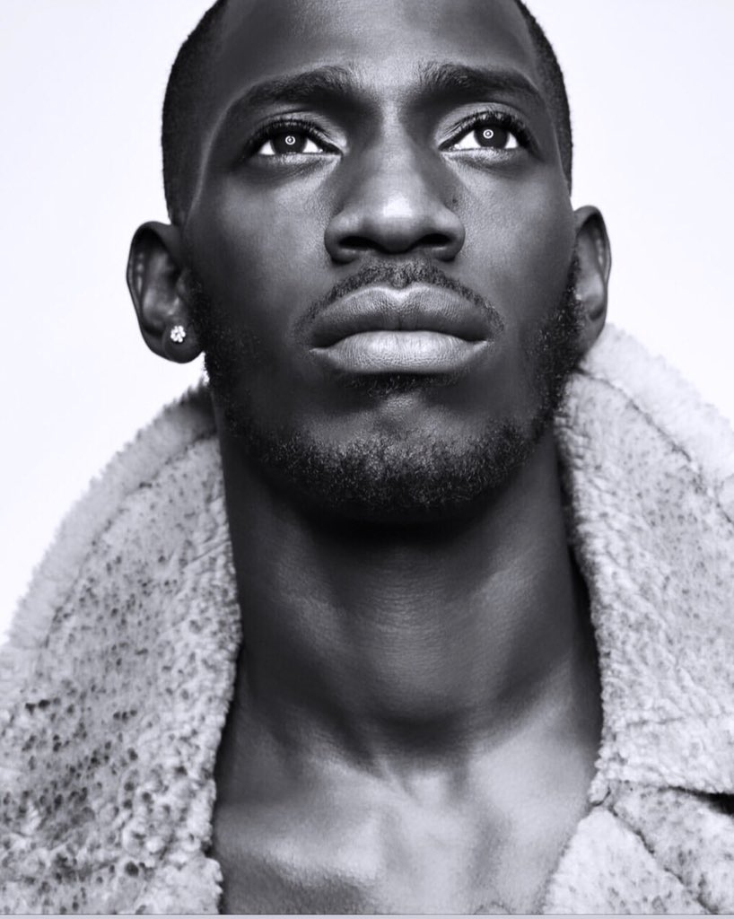 UEchelon91's tweet photo. What’s Done In The Dark, MUST Come  To The Light #Model #MySkinIsBlack #lips #Focus #Fur #losAngeles #gqmodels #portrait #sexy https://t.co/xJ1TG6ELi7