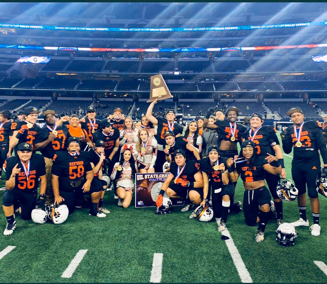 Coach_JKay's tweet photo. (4 of 4)
✅Most WINs in school history (55-6)
✅16-0 for 1st time in school history
✅Only class in school history to win 
     2 Football State Championships
✅Beat 4 UNDEFEATED Top 10 teams
     in a row to win the crown 
✅Won #5
#RefugioFootball #CarryTheLoad #ThankYouSeniors https://t.co/40dDG9Nqwc
