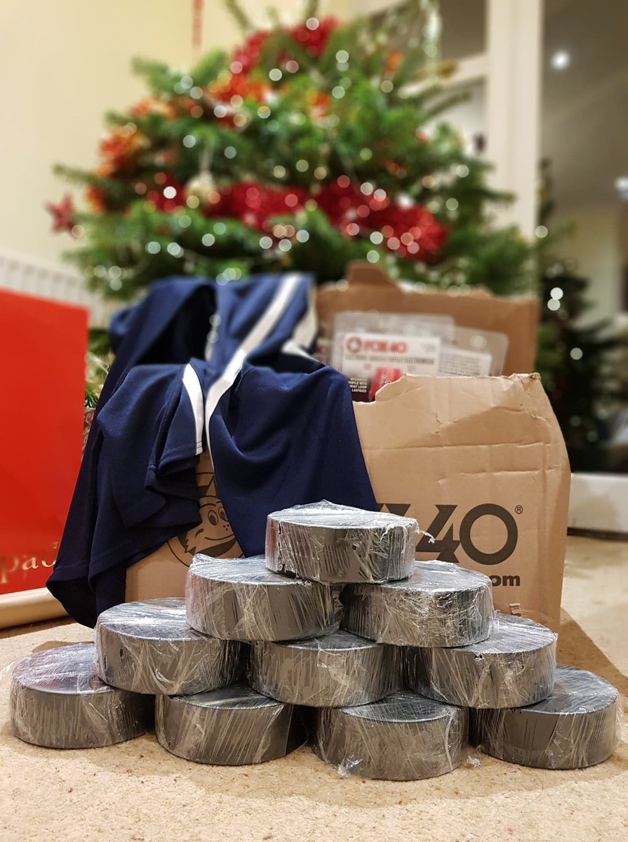 Thank you to <a href="/CDNBlindHockey/">CanadianBlindHockey</a> for sending over this amazing package!

We now have 10 new pucks, 4 new whistles and 13 new jerseys to see us into 2020!

#MerryChrismas 
#HockeyIsForEveryone