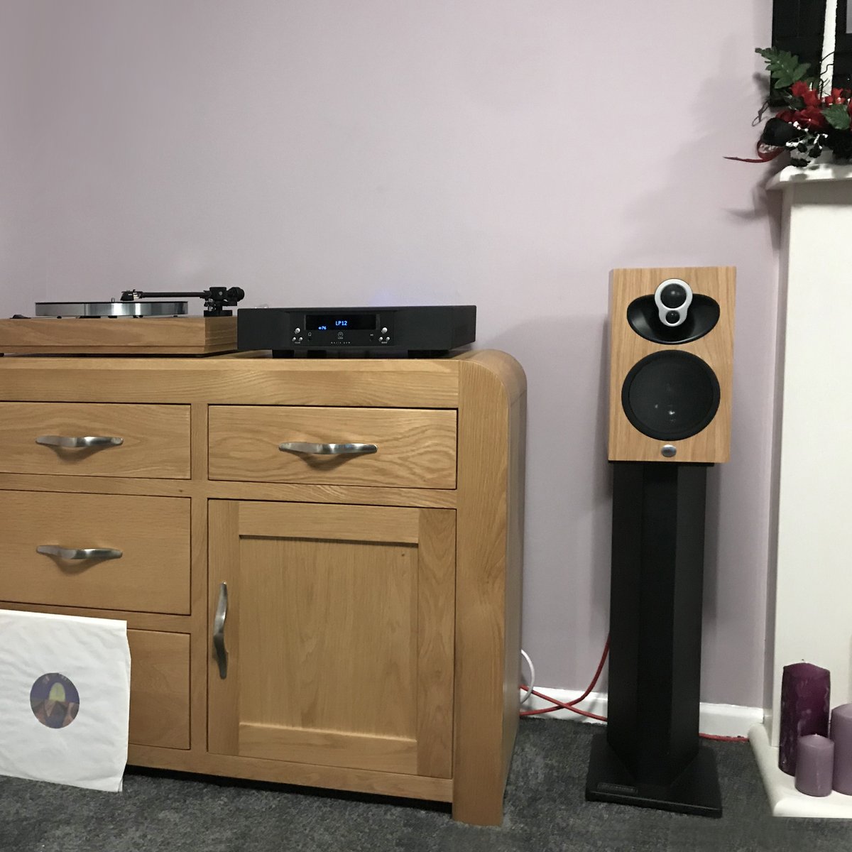 AudioAffair's tweet photo. Here's a stunning Linn system we recently set up for a happy customer. Second speaker is just out of sight. #Linnaudio https://t.co/WkKMPnqsDK
