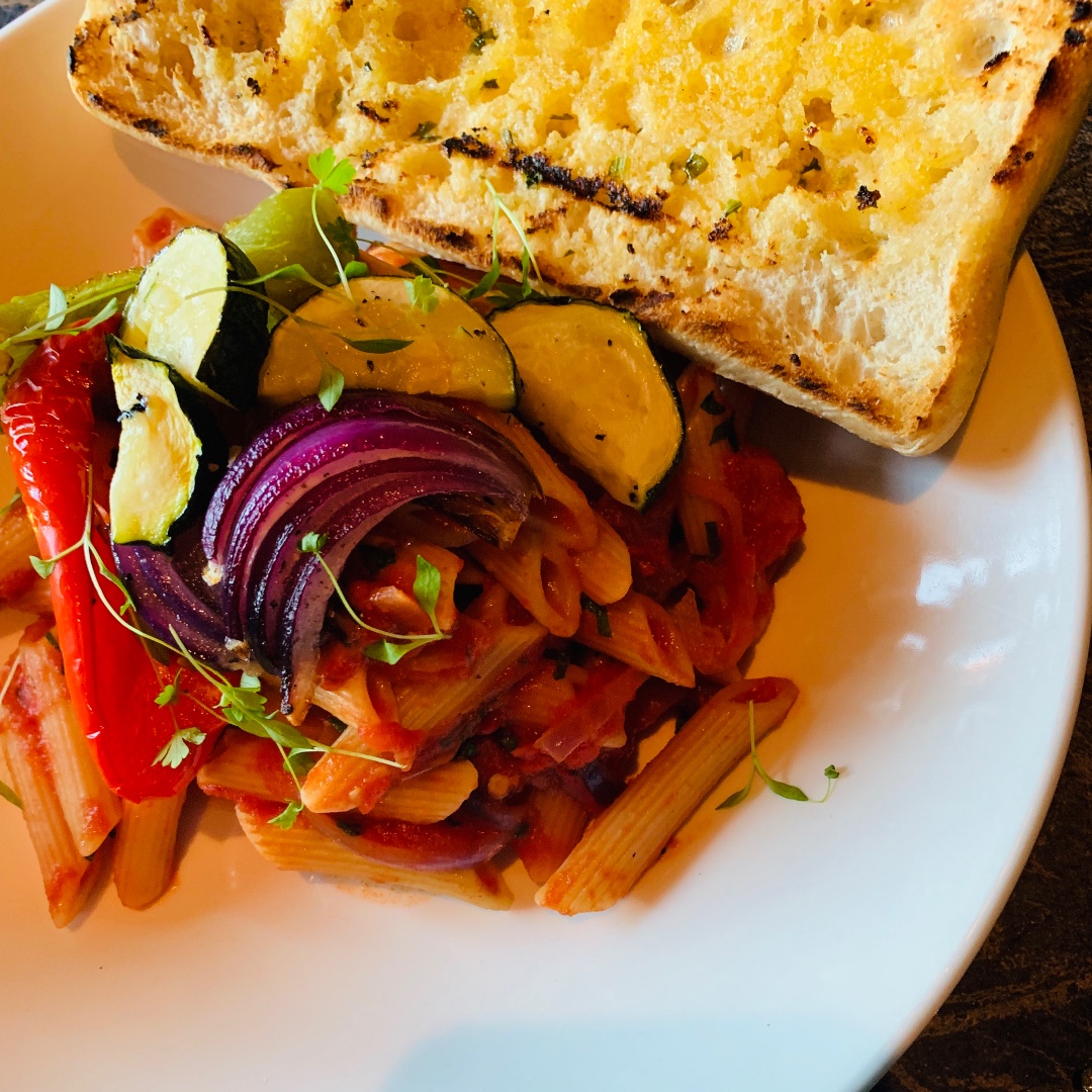 Who's been loving our food at the Christmas shows?🎅🍴

Because we're loving feeding you! ✨

#WildCabaret