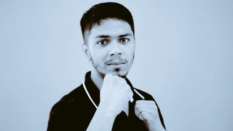 QUIZCLUBUAF's tweet photo. Arslan Ash is Esports player of the year 2019.

Arslan Siddique is a Pakistani fighting game player who won Evo 2019 in Japan which is the biggest gaming tournament in the world. He also represents Redbull, Esports and VSlash. https://t.co/ECZhIMcQNP