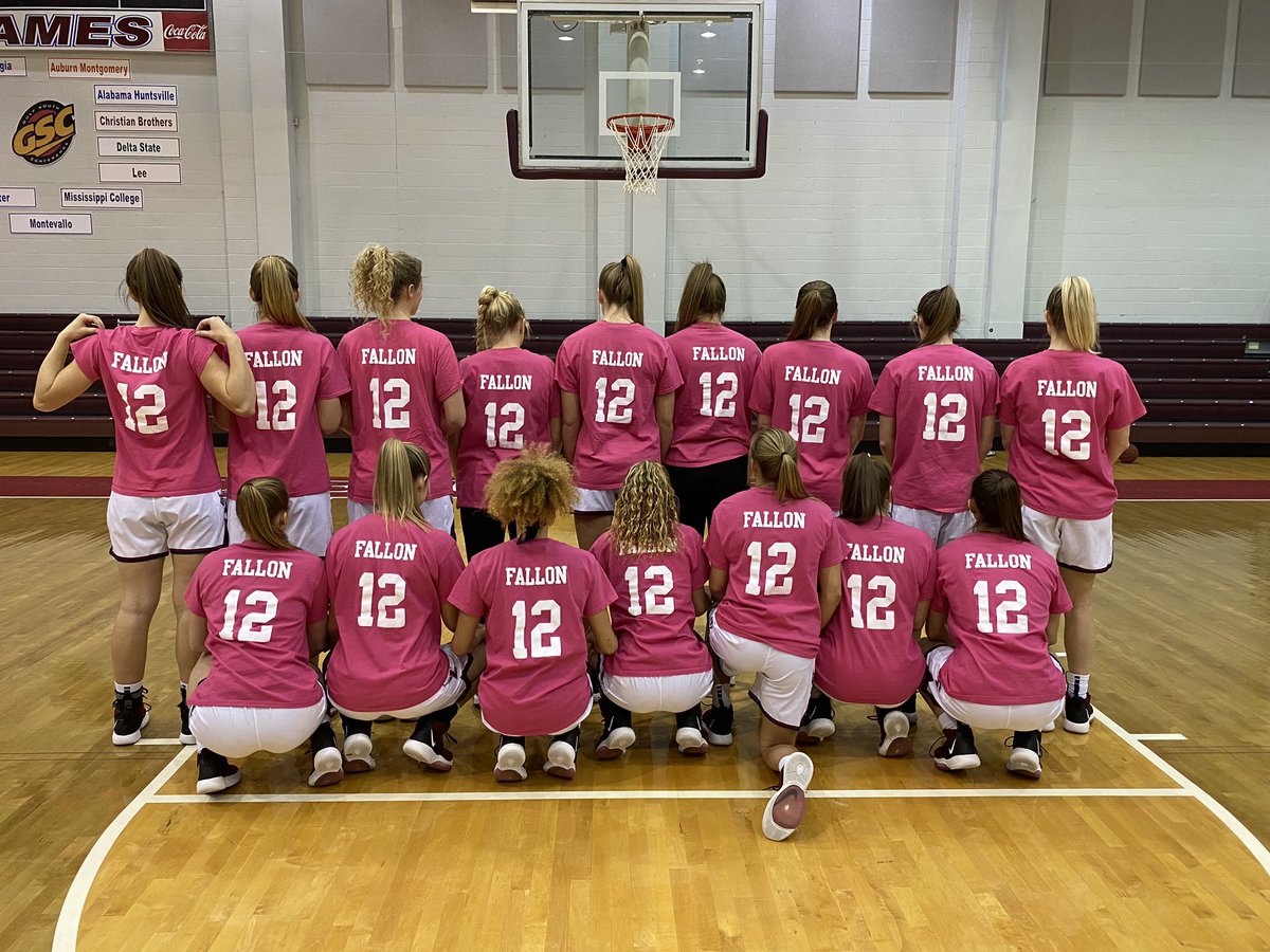 LeeUWBB's tweet photo. Playing for #FamiLEE tonight! This one means a little more- strength and courage to alumni Fallon Lee as she faces a big opponent! We got your back! #FallonsFight https://t.co/9aToqrTjW6