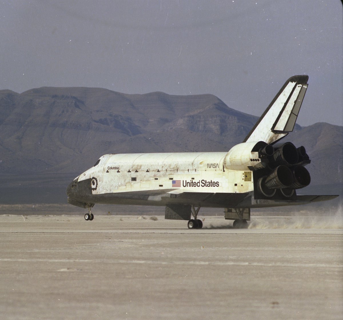 DutchSpace's tweet photo. @NASASpaceflight #ShuttleSaturday :P https://t.co/OXWI1M7Oyy