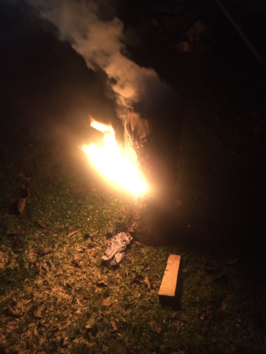 thomedi1860's tweet photo. Glühwein Empfang im Garten vom Bgm Kandidat in Peiting #pfaffenwinkel #scheeis https://t.co/Hq8lcGzqIb