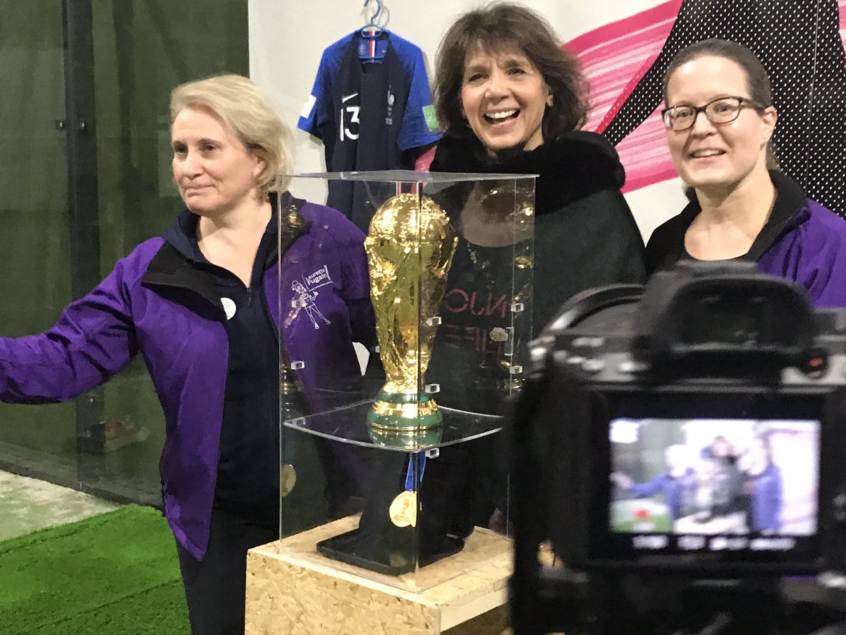 BabetteBougeard's tweet photo. @StephanieFugain prête pour coup d’envoi @LadysSoccer av #philippetournon #parrain2019 tournoi exclusif féminin depuis 8 ans pour #LutteContreLaLeucemie @AssoALF Top niveau caritatif #superorga av #anciennesinternationales #ProvostGibassier @LFNofficiel Bravo https://t.co/jGP8nTmsU1