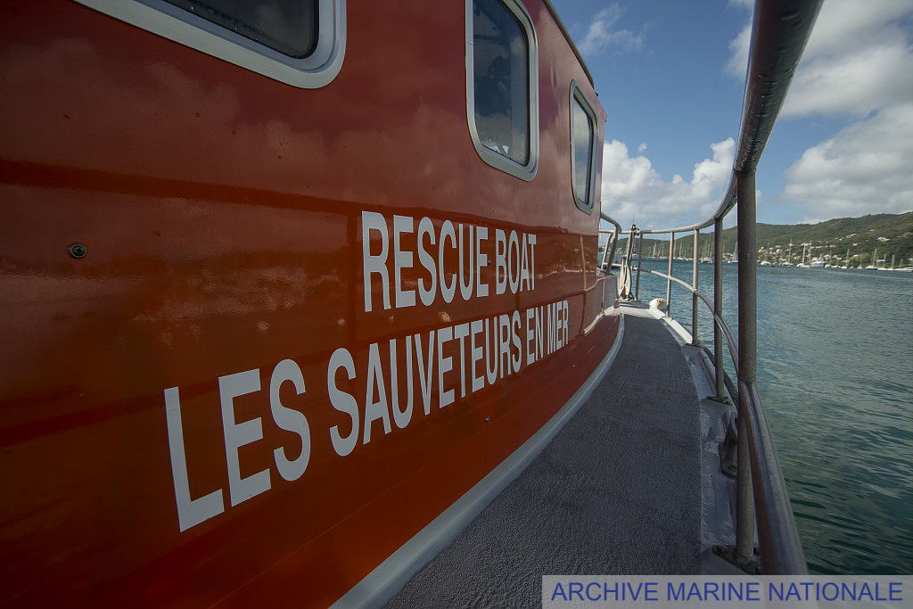 [#Opération] A 13h15, #CROSSCorsen coordonne #EVAMED d'un homme britannique de 76 ans du navire à passagers OCEANA <a href="/pandocruises/">P&O Cruises</a> dérouté vers @BrestFr. Transbordé vers 17h30 sur CTT 097 <a href="/SauveteursenMer/">SNSM</a> médicalisé <a href="/santearmees/">SantéArmées</a>, pris en charge à terre par <a href="/SAMU_France/">SAMU de France</a> à 19H07.
