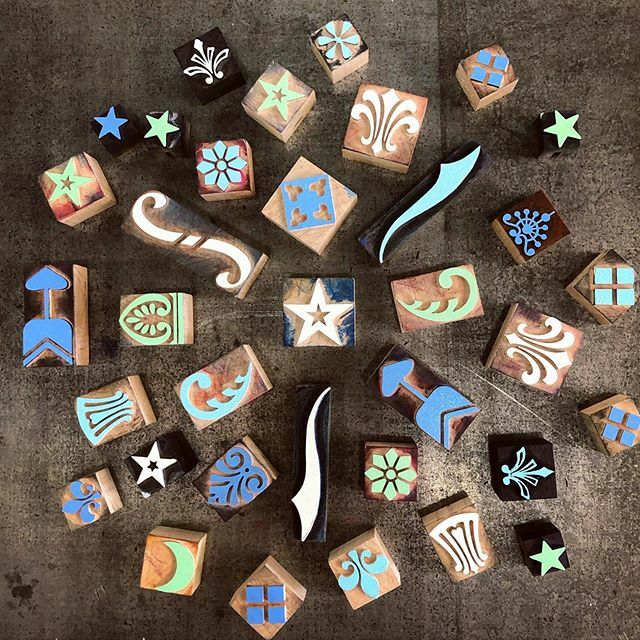 baltimoreprints's tweet photo. Happy Winter Solstice! We’re open for last minute shopping today 12-5pm, last day for drop in studio rental and printing, or just come say hi to our fave (and only 😜) employee @yetisuz! We reopen Jan. 3 for rentals!
.
.
.
#woodtype #letterpress #inky… https://t.co/yGbaZfCWrt https://t.co/ftrKsYaqPO