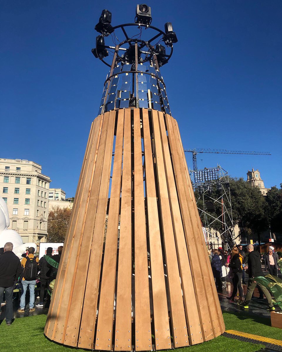 ArcoirisLS's tweet image. 🎪 Plaça Catalunya 📌: una ciutat mágica, 🌠 se transforma en un oasis de luz, creatividad y magia!
Evento: @ events
#UnaCiutatMagica #ajuntamentBarcelona #Events #PolsimdEstels #Nadalvotix
#arcoirislightingsystems #arcoirislighting #light #lighting #led #designer #iluminacionbcn