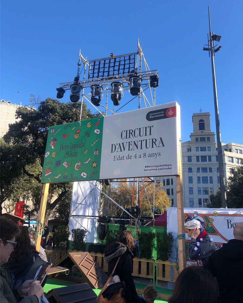 ArcoirisLS's tweet image. 🎪 Plaça Catalunya 📌: una ciutat mágica, 🌠 se transforma en un oasis de luz, creatividad y magia!
Evento: @ events
#UnaCiutatMagica #ajuntamentBarcelona #Events #PolsimdEstels #Nadalvotix
#arcoirislightingsystems #arcoirislighting #light #lighting #led #designer #iluminacionbcn