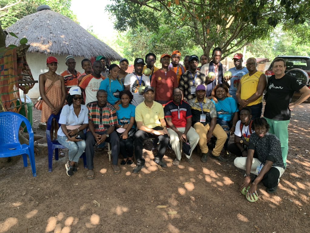 gcurtisgn's tweet photo. Bravo au  #MJDD à Dubréka. Une entreprise agricole concrète avec 32 HA valorisés employants 32 jeunes migrants retournés de Libye. La preuve que l’on peut réussir en Guinée et dans l’Agriculture. #InvestirenGuinee #JeunesDynamiques https://t.co/6tiFc3aMwJ