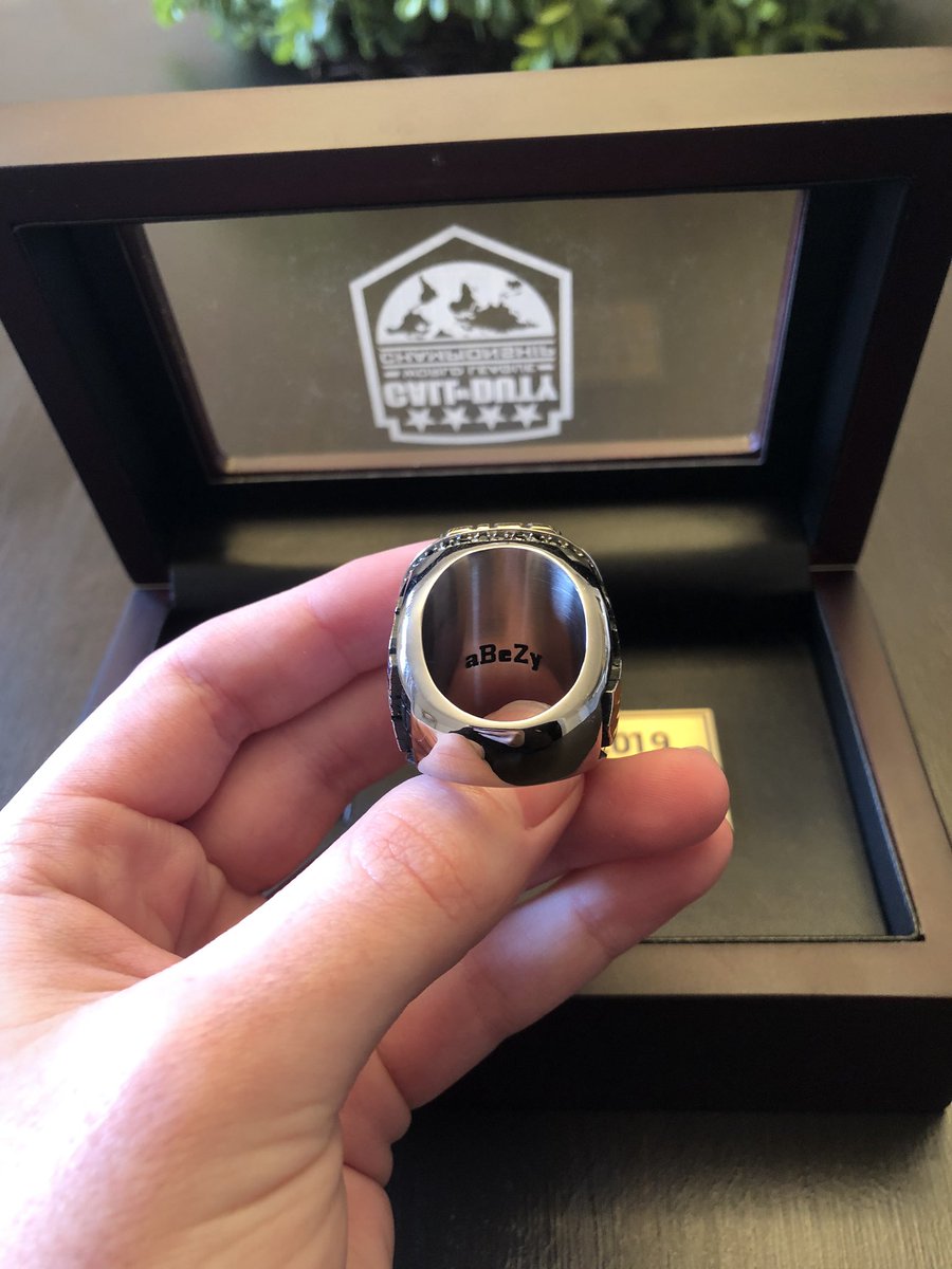aBeZy's tweet photo. Wow this ring is beautiful😍 https://t.co/buaZqxVtu2