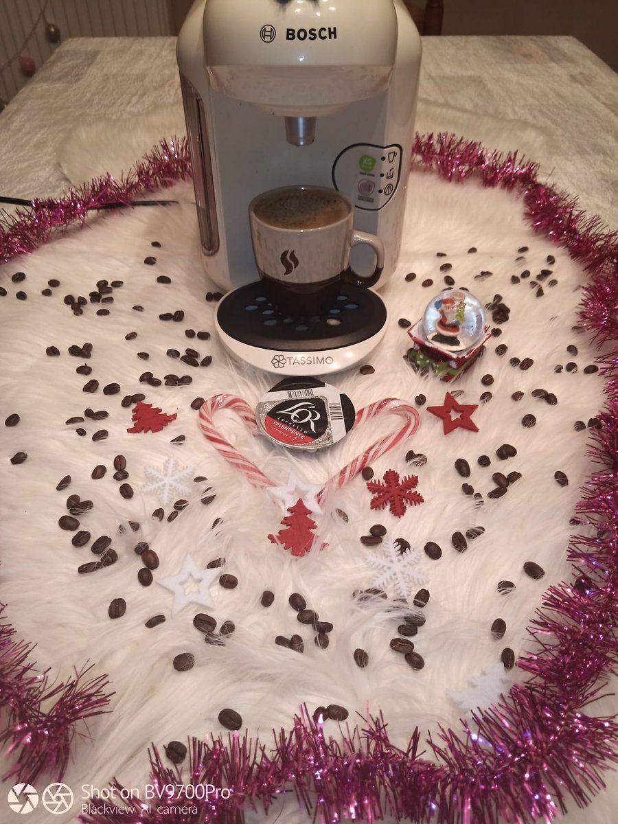 Moreau19677030's tweet photo. Défi Noël du Week-end
@trnd_fr
@TASSIMO
#tassimoment #tassimovivy2 #defiweekend #tassimo #trnd #trmdfrance #bosch #test #testeuse #blogueuse #influenceuse https://t.co/Ar6yj31Aa9