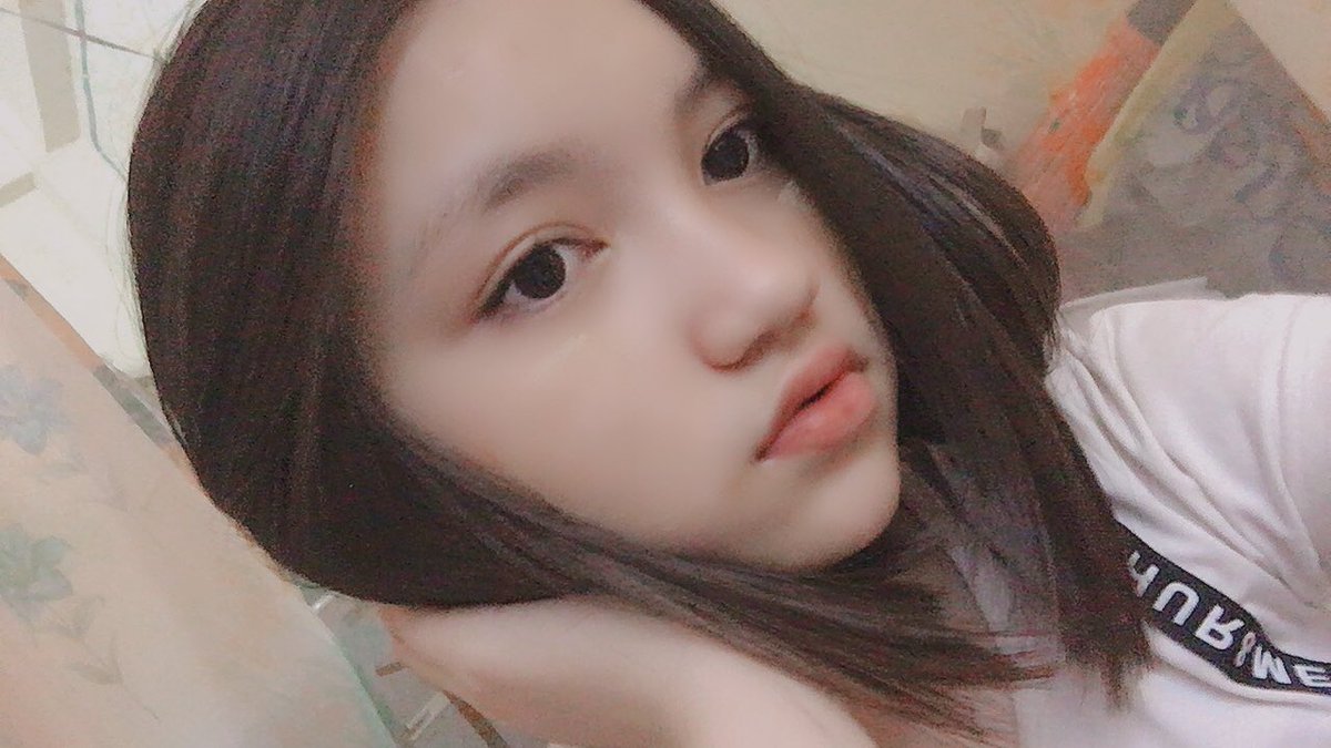 Kpopkpopinside1's tweet photo. Sometime you all think life is struggle but it’s not! You’re the one who make your life struggle. https://t.co/jqXTkxU1Gm