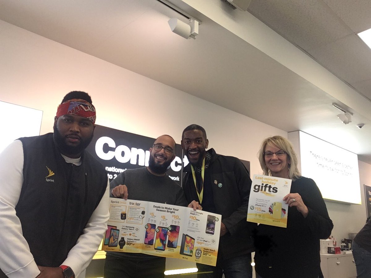 Last-minute holiday gift buying is in full swing in Dorchester! #Right Network #RightPrice #RightNow
⁦@wwhiteheadiii⁩ ⁦@belsky1127⁩ ⁦@KenMcquiller⁩
⁦@dbreezySprint⁩ ⁦@sprintNEregion⁩ ⁦@DRuffSprint⁩