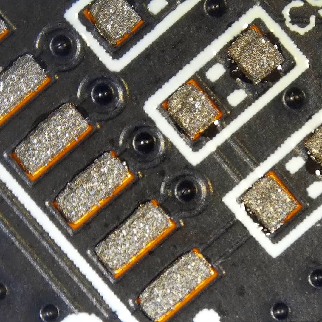 BugejaCarl's tweet photo. Spent this Saturday afternoon soldering the new flexi rigid #FlexLED boards https://t.co/dAN03NFkCF