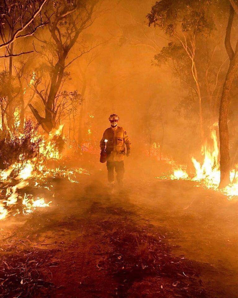 Praying for everyone in Australia the fires are all over the country and really close to my in-laws house, in the blue Mountains. Also a big thanks to all the fire fighters.#brave #respect