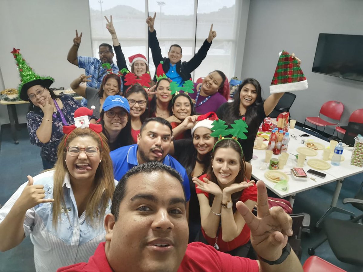 GisellDeLeon's tweet photo. #HRFEvolution Fun & Engagement Pillar Xmas Breakfast Party!!!!! Stay tune because in 2020 is coming more 🤩🤩🤩🤩 @DellPanama @CareersAtDell #Iwork4Dell #PonTuMarca https://t.co/uzAHUVp5gF