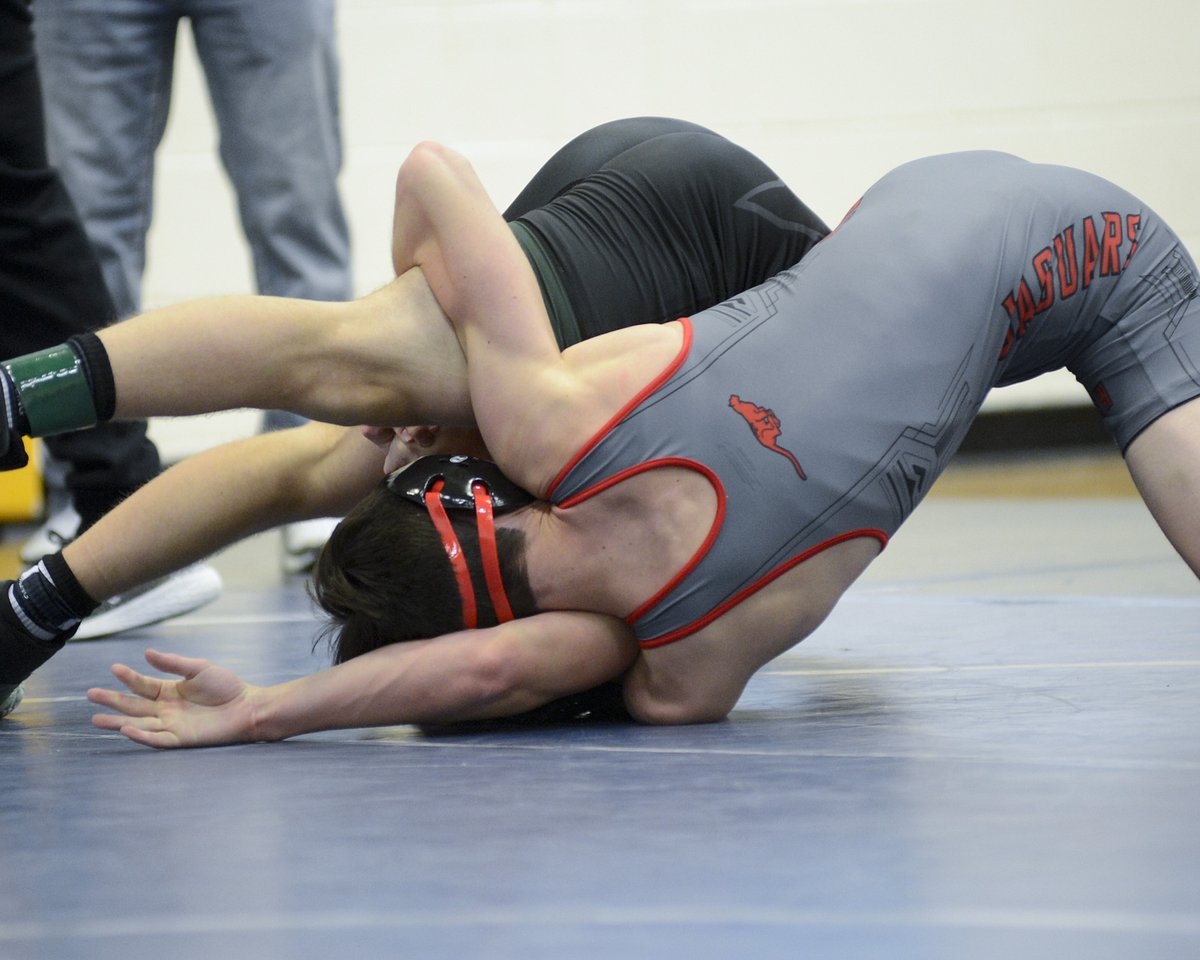 RippleSports's tweet photo. Soooo Close to a #Pin  @BVWWrestling_  #JoCoClassic 

@eklprepreport @810varsity @gsasenick #JMSasenick https://t.co/zYa3aOu054