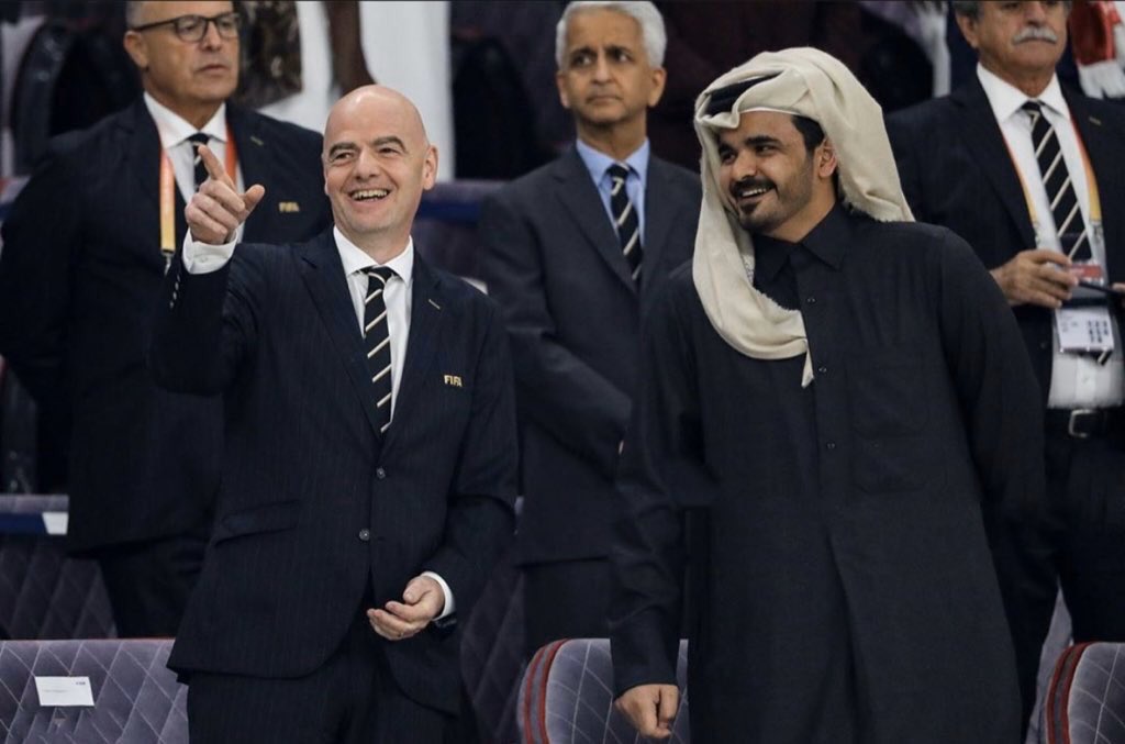 Marsalqatar's tweet photo. سعادة الشيخ جوعان بن حمد آل ثاني رئيس اللجنة الأولمبية القطرية ورئيس الاتحاد الدولي لكرة القدم يشهدان نهائي #كأس_العالم_للأندية 2019
#مرسال_قطر #ClubWC https://t.co/iRtNMpXhNY