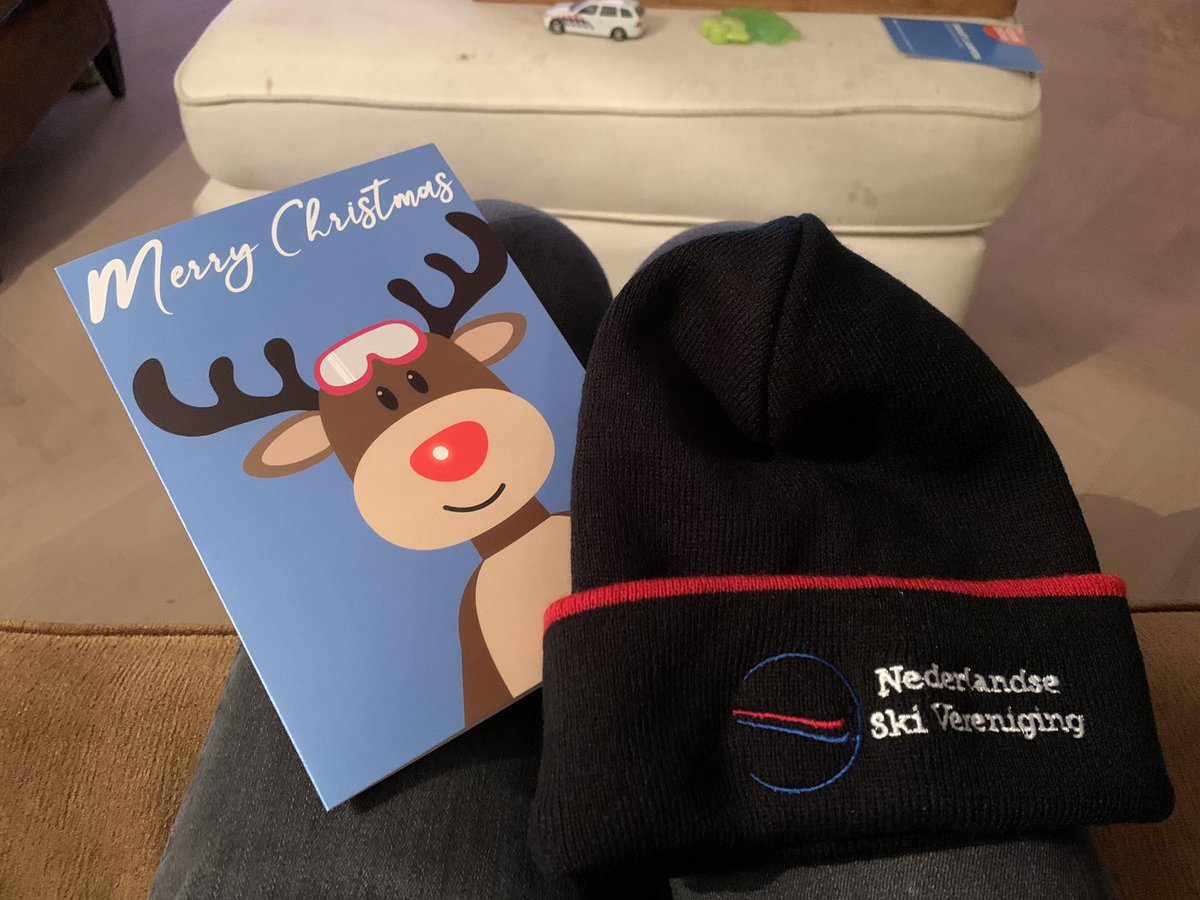 dijk_f's tweet photo. Dank @NSkiV ik houd van echte kerstkaarten gebracht door postbode en helemaal met deze warmte in de envelop. Top!  Jullie ook een fijne kerst en happy 2020 🍻 https://t.co/r31N2UO8lP