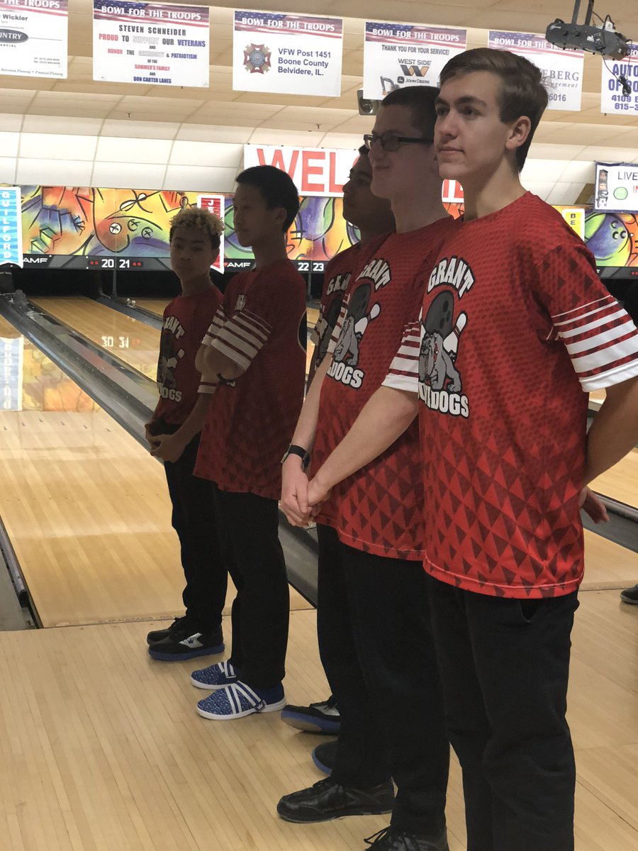 TeamViscioni's tweet photo. The Varsity and JV Bowldogs are out in Rockford ready to compete in the Rockford East tourney.. https://t.co/FGRkOBWw8P