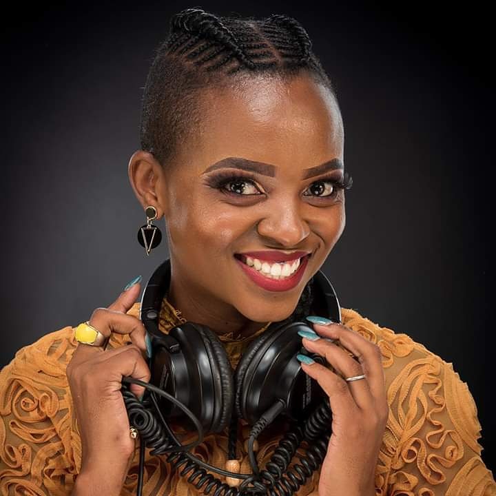 Thiwe's tweet photo. @DJZinhle #RubyRedd
Been making us dance for the past decade 💃💃💃 https://t.co/jOWcV64pig