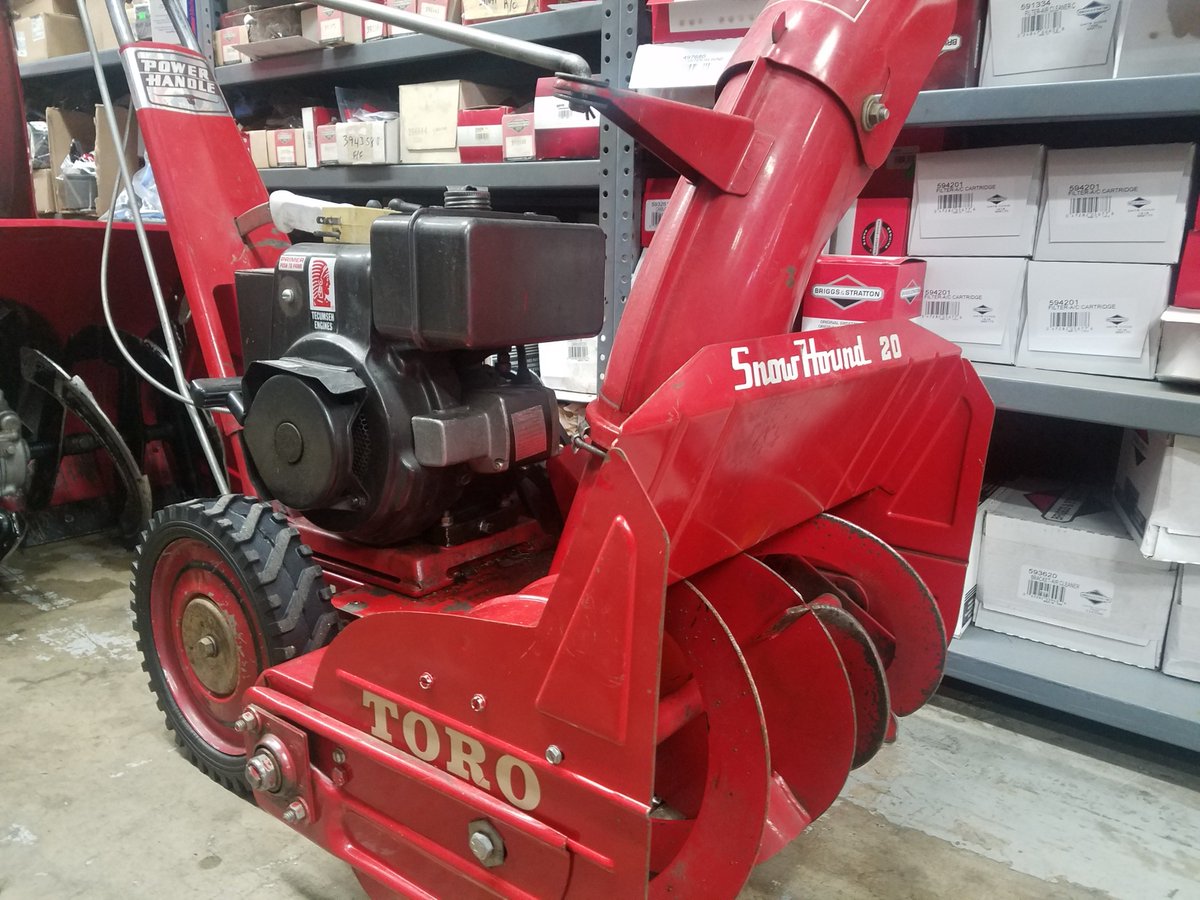 ToolReport's tweet image. Anyone remember the 1960's @TheToroCompany Snow Hound snow blowers? This thing is a work of art. We love vintage tools when we come across them.

#snow #snowblowers #vintagetools