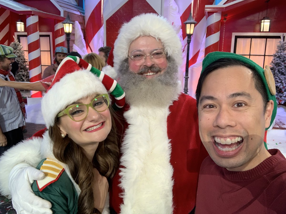 mandelweb's tweet image. Who will emerge as Santa’s #TopElf???  Find out in our grand finale TONIGHT at 7p on #Nickelodeon - you don’t want to miss it!!!
