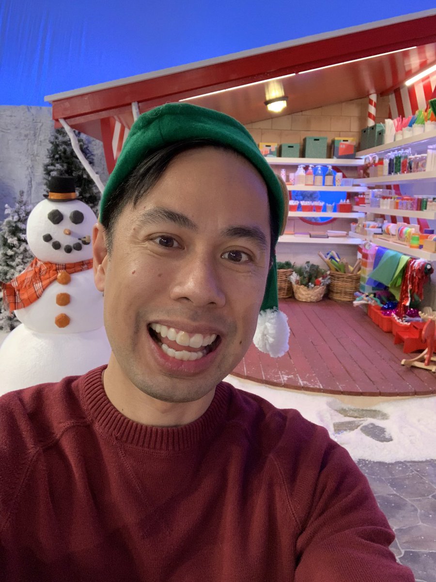 mandelweb's tweet image. Who will emerge as Santa’s #TopElf???  Find out in our grand finale TONIGHT at 7p on #Nickelodeon - you don’t want to miss it!!!