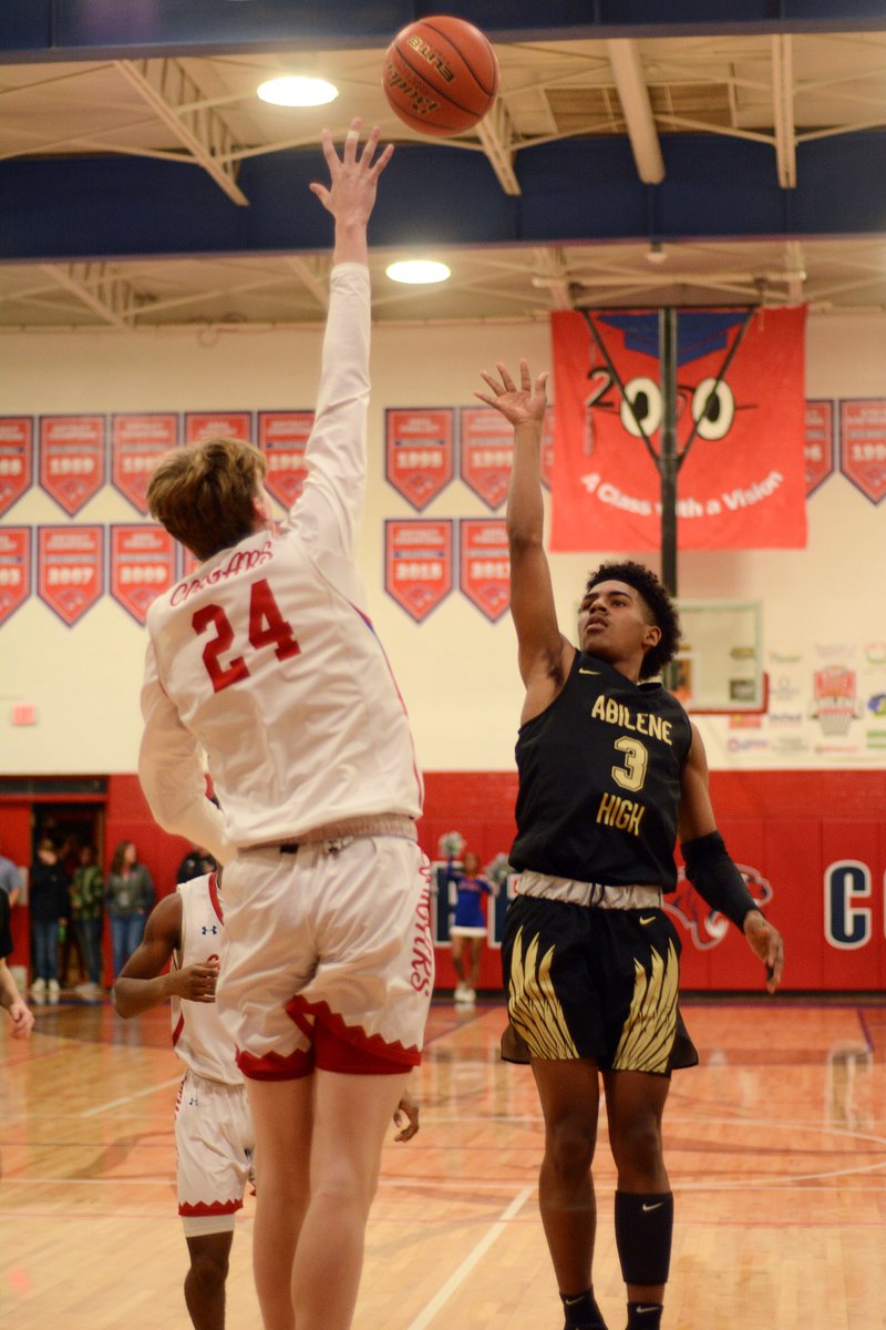 DPYoungblood's tweet image. Check out our full 68-image gallery from @Coogshoops' 78-74 overtime win over @ahseaglehoops by clicking the link below:
#BigCountryPreps #CooperCougars #AbileneHighEagles #txhshoops @AbileneISDAthl1 

bigcountrypreps.com/2019/12/21/pho…