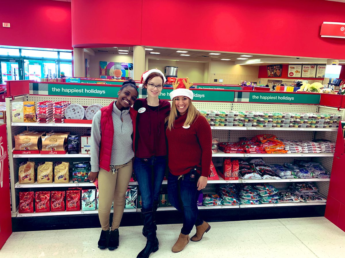 JonByars's tweet photo. Joy EVERYWHERE! I walked in to find @yessy_m walking around with Feliz Navidad playing and handing out candy to her team! There were so many things to celebrate at 841 today, and while I’m proud of a lot of things this year, this store is at the top of my list. #G192tarzhayallday https://t.co/CnYuuc1Geg