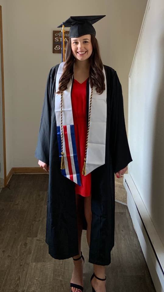 kayybird24's tweet photo. Congratulations Julia! We are all so proud of you! Loud cheers coming from Lakewood WI this afternoon! See you later 🥳🥳 #UWECgrad https://t.co/xOxA5SCzFJ