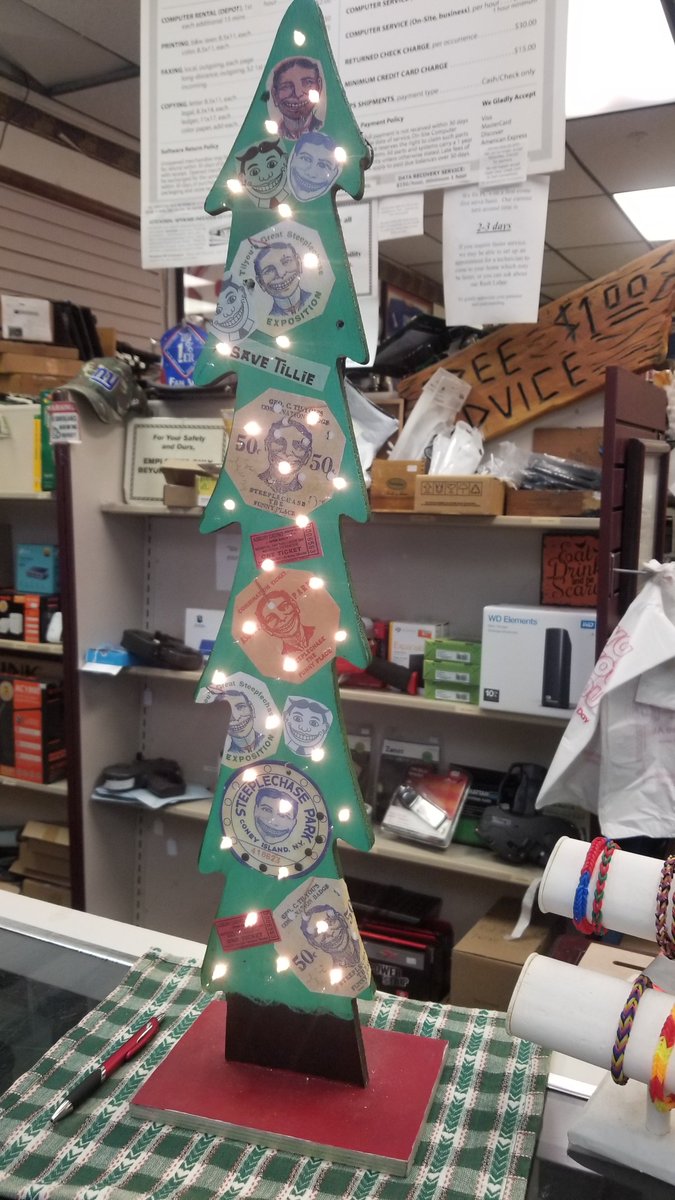 A Chris Flynn original tree! #onsite #onsitecomputer