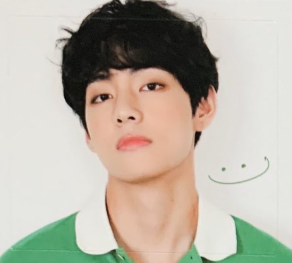 flytomyroom__'s tweet photo. @_94slove @BTS_twt Estoy escuchando Scenery ๐
#TeamWinterBear @BTS_twt https://t.co/AMNrwtGOub