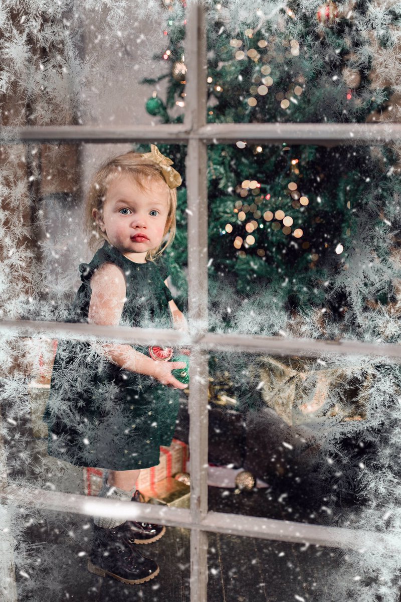 akatej3's tweet photo. Wonder. Magic. Warmth. Laughter.
🎄Happy Holidays from Team Johnson 2019🎄 https://t.co/uiNDeoBf2N