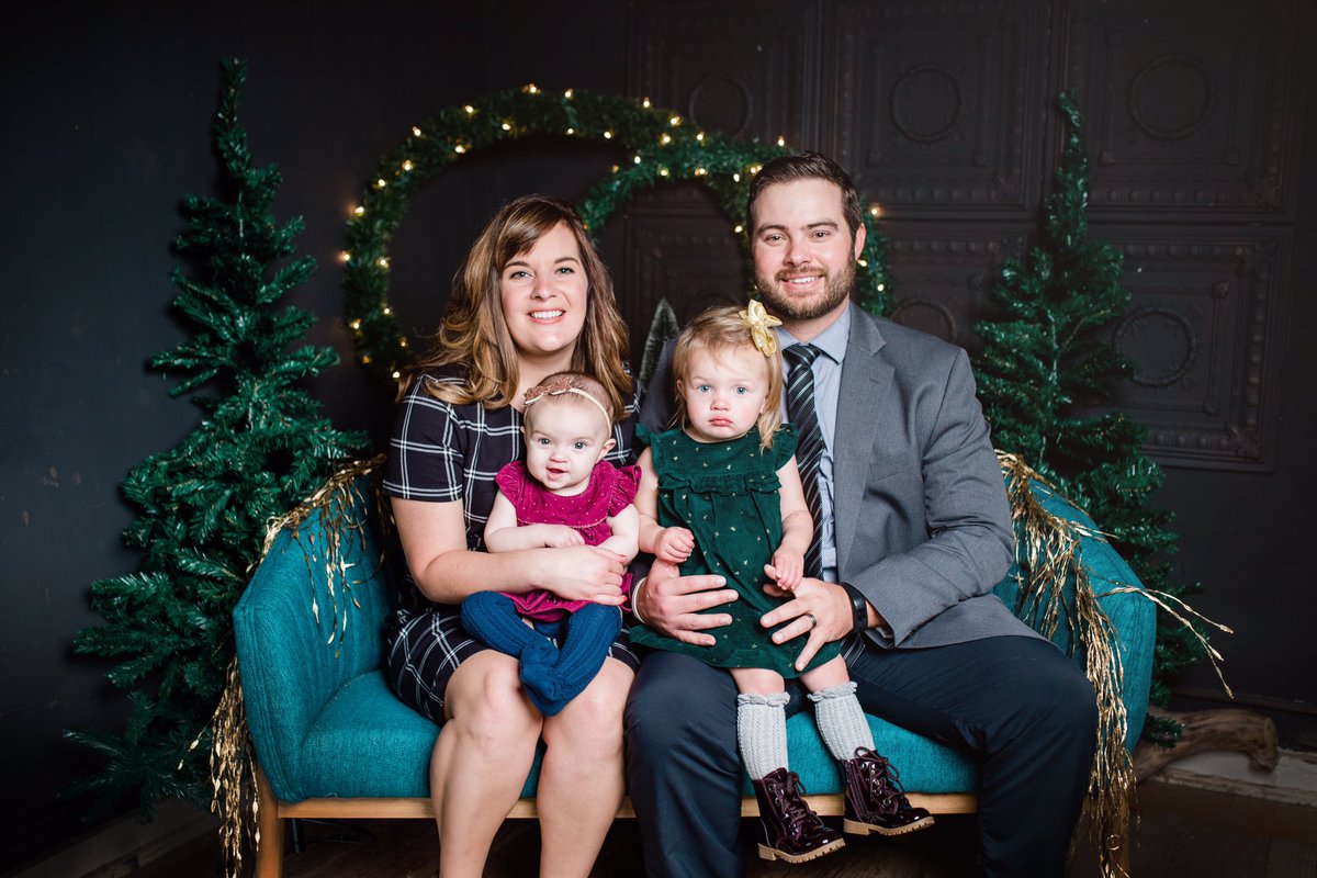akatej3's tweet photo. Wonder. Magic. Warmth. Laughter.
🎄Happy Holidays from Team Johnson 2019🎄 https://t.co/uiNDeoBf2N