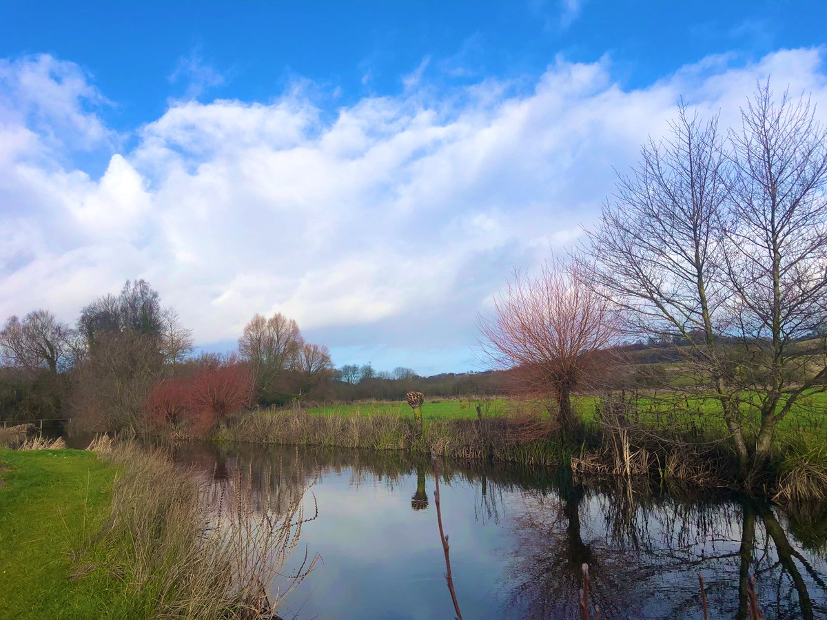 jardineflyfish's tweet photo. Crossing over numerous burst-banked streams and water logged fields it was hard to know what we would face today.
Fortunately, the Anton, although slightly high and coloured offered up a treat for @Gilly_Bate Pete and I. https://t.co/GOQI80DQB5