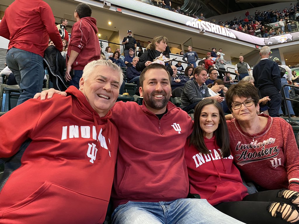 fetch12's tweet image. Family tradition. Go Hoosiers! #CrossroadsClassic