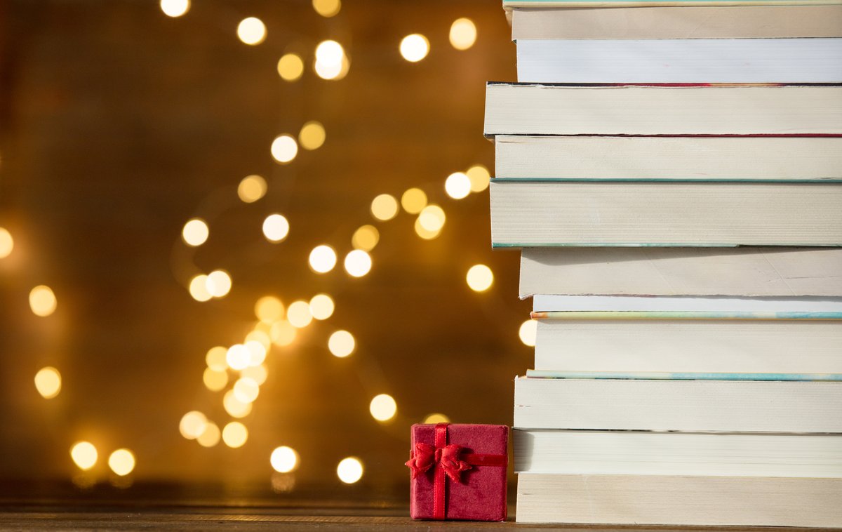 Looking for the perfect gift? Laguna Beach Books not only sells books, but also toys, candles, stationary kits, stuffed animals and more. #reading #toys #happyholidays #stockingstuffers #lagunabeachbooks #presents