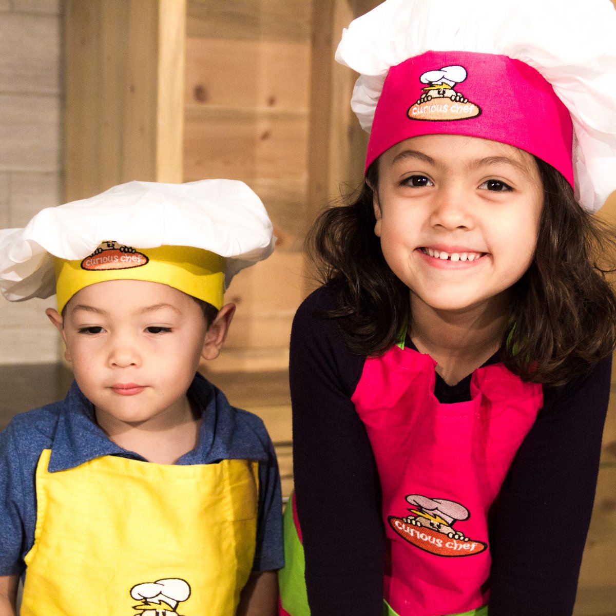 CuriousChef's tweet photo. Cooking is family. 💛 #getkidsreallycooking with our kids' cooking and baking tools. https://t.co/m2yWPYIzGB