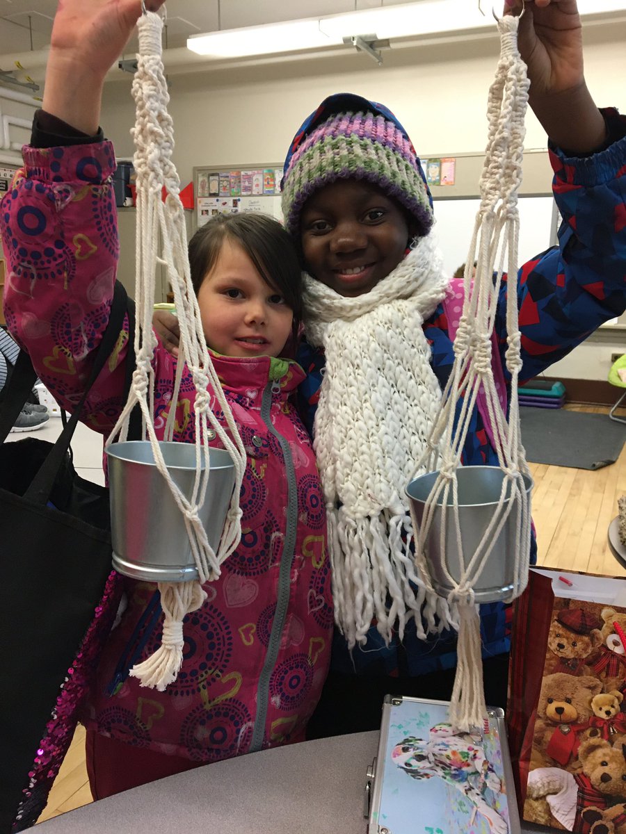 ms_rulkers's tweet photo. Macrame magic! Grade 5/6 students helped us tremendously. Room 1 littles were extremely proud 💕 https://t.co/ZtisVxPhPA