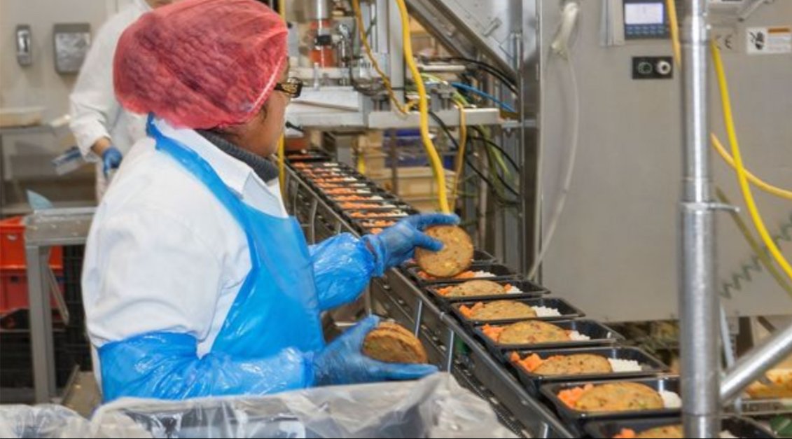 More than 20 refugees with a residence permit have meanwhile received an employment contract with Marfo in Lelystad. Great to see that after a difficult time they take the opportunity to rebuild a new life. <a href="/Timing_nl/">Timing</a> <a href="/werkenLelystad/">Werkbedrijf Lelystad</a> <a href="/FleuryMichon/">Fleury Michon</a> <a href="/marfo_nl/">Marfo</a> #work