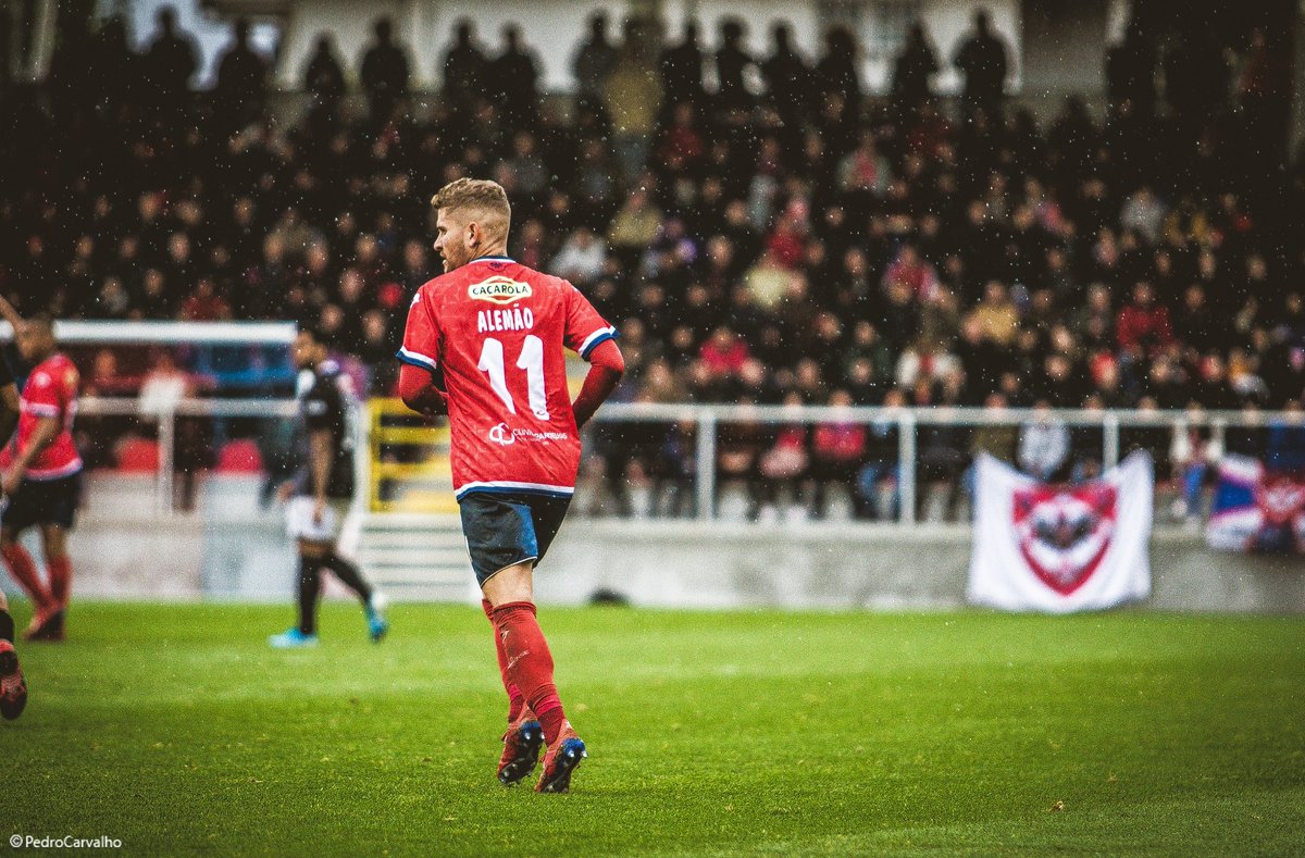 UD_Oliveirense's tweet photo. 🔵🔴⚽⚽
"O nosso estádio é a nossa fortaleza" diz o nosso Alemão
❤️💙
Este domingo às 15 horas venha ao Estádio Carlos Osório ver e apoiar a União contra o @academicoviseu
#LigaPro #simoldes #rakso #caçarola #f4samurai #clinicapardelhas #fluidotronica #intermarche #oliveirense https://t.co/DdACSN4KgT