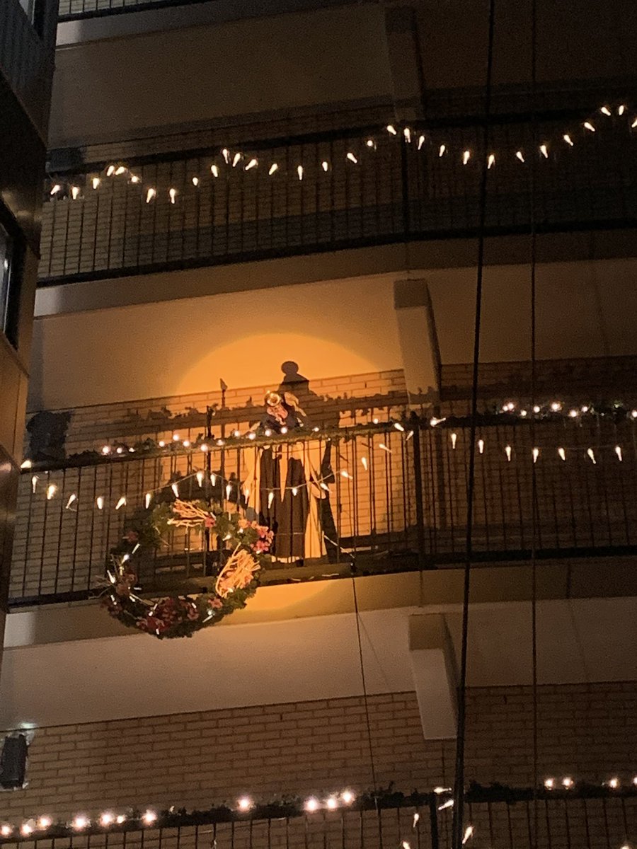 arianneripmees's tweet photo. Succesvolle en fraaie lichtjestoer door Slikkerveer #Ridderkerk
#kerstverhaal #christusiskoningkerk #DeKern #maranathakerk https://t.co/jU9nxg8gIf