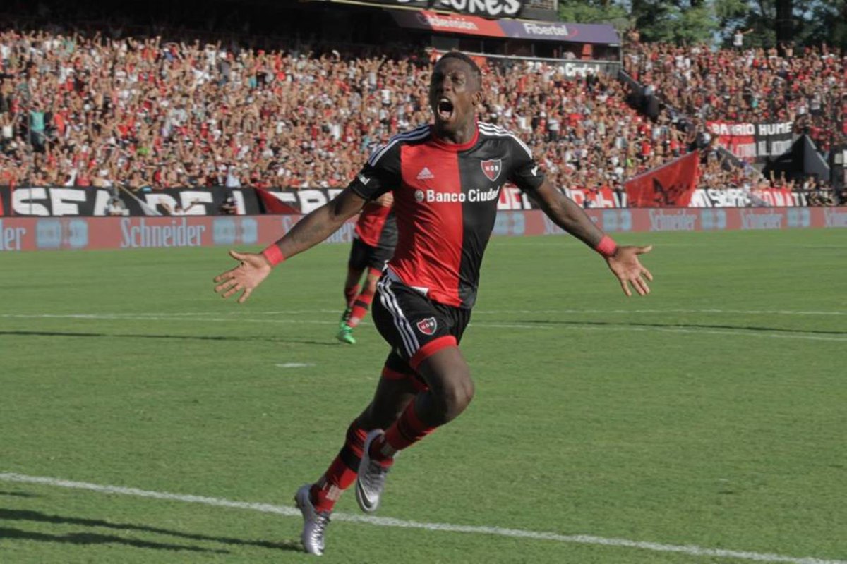 CanalNewells's tweet photo. Sacando a los ídolos del club, en esta década que termina tuvimos grandes jugadores que jugaron en Newell´s y hay que destacarlos

David Trezeguet
Ever Banega
Luis Advincula
Horacio Orzán https://t.co/qYIJazD2FQ